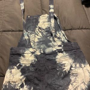 Dark blue bleach design shortall.